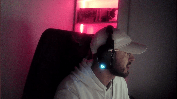 Pash — fondateur & streamer 22H22 Esports